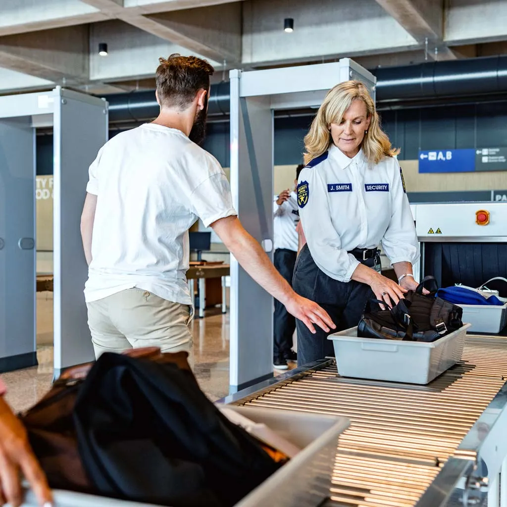 Gepäckkontrolle am Flughafen